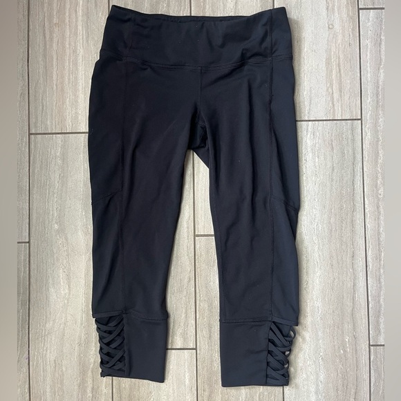 Athleta Black Mind Over Matter Capri Leggings Small - Picture 2 of 6